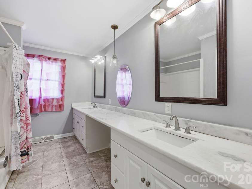 209 Lloyd Street, Salisbury, NC 28144.  MLS# CAR4395847, YatesRealty ID 34402. 