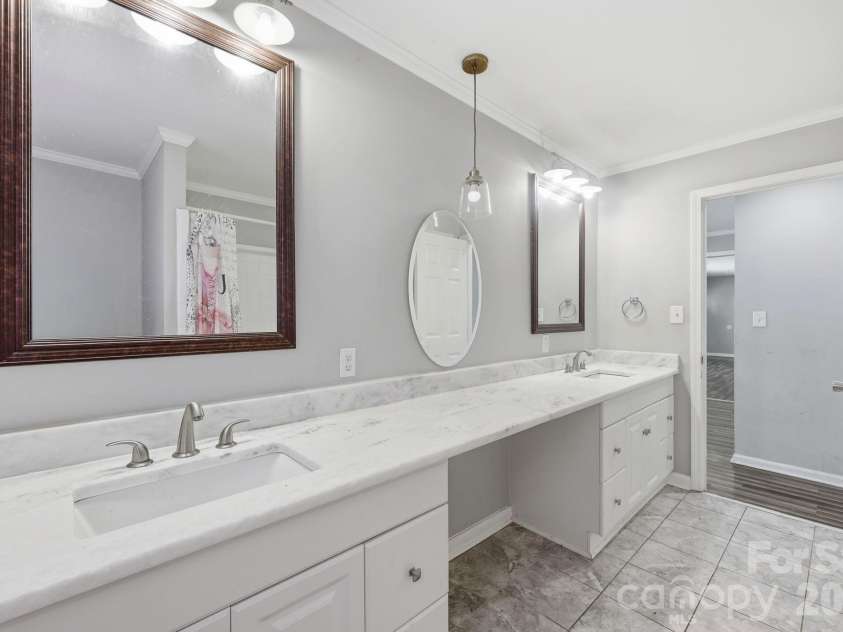 209 Lloyd Street, Salisbury, NC 28144.  MLS# CAR4395847, YatesRealty ID 34402. 