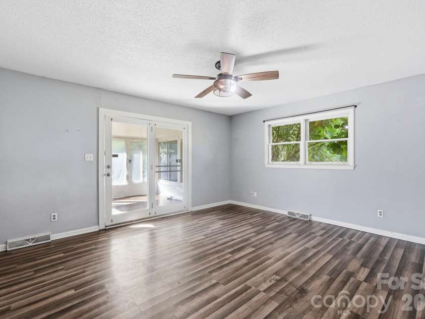 209 Lloyd Street, Salisbury, NC 28144.  MLS# CAR4395847, YatesRealty ID 34402. 