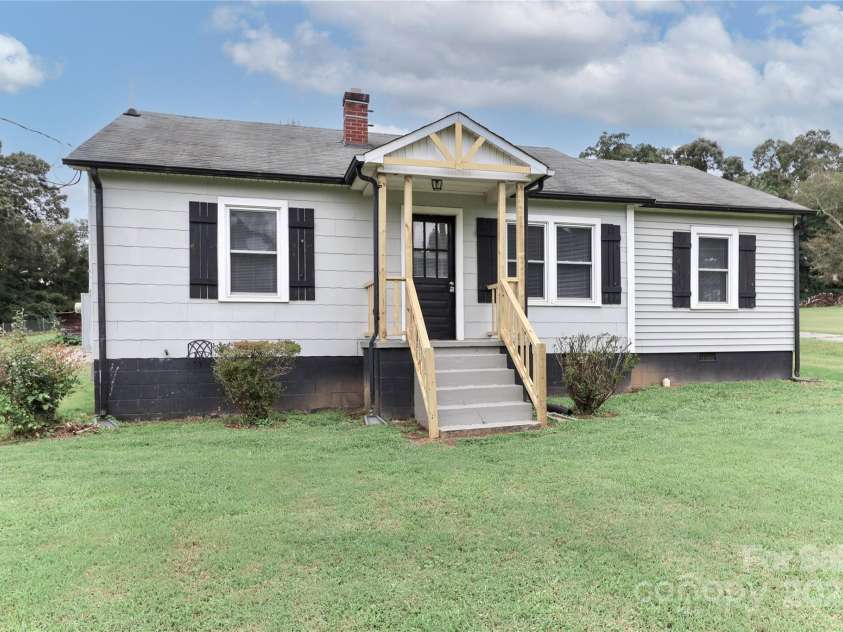 3359 Wilkesboro Highway, Statesville, NC 28625.  MLS# CAR4295079, YatesRealty ID 34402. 