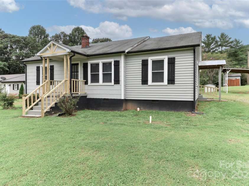 3359 Wilkesboro Highway, Statesville, NC 28625.  MLS# CAR4295079, YatesRealty ID 34402. 