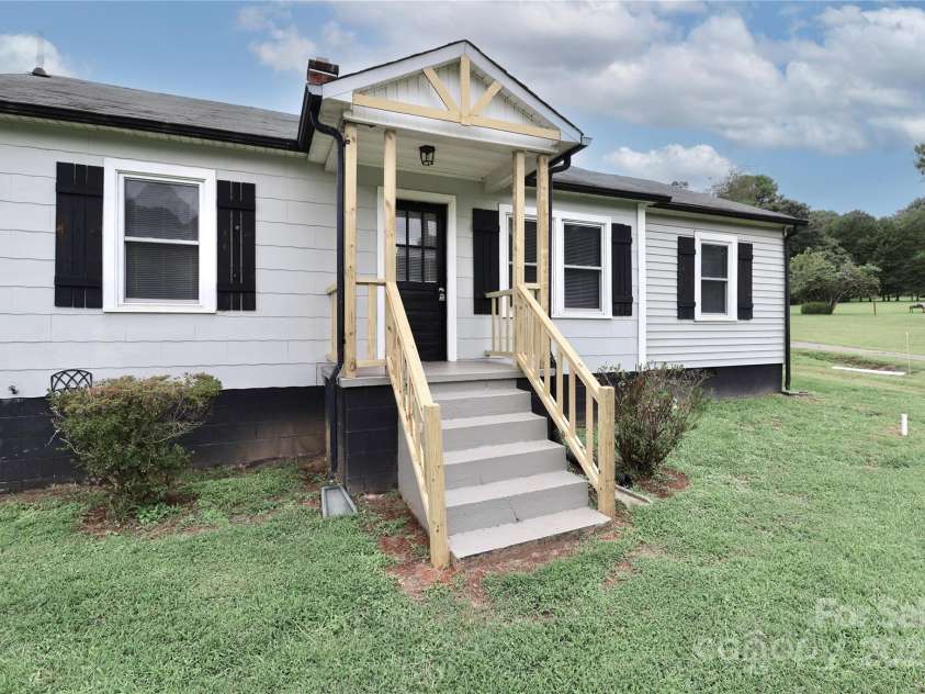 3359 Wilkesboro Highway, Statesville, NC 28625.  MLS# CAR4295079, YatesRealty ID 34402. 