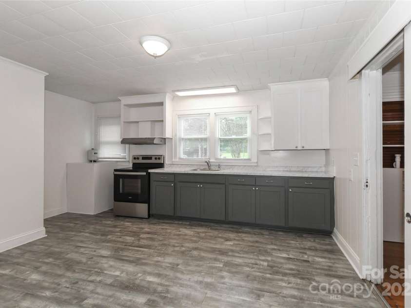 3359 Wilkesboro Highway, Statesville, NC 28625.  MLS# CAR4295079, YatesRealty ID 34402. 