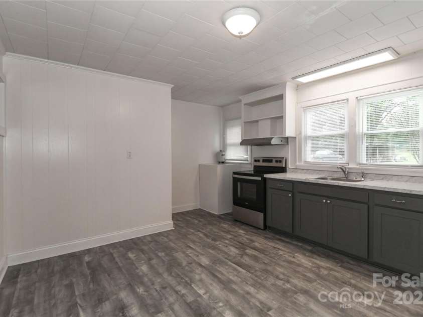 3359 Wilkesboro Highway, Statesville, NC 28625.  MLS# CAR4295079, YatesRealty ID 34402. 