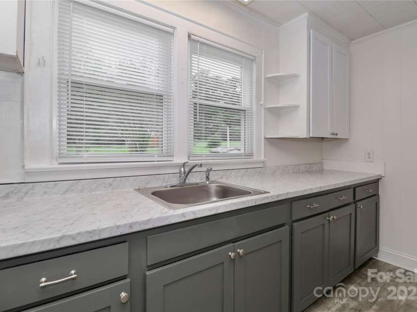 3359 Wilkesboro Highway, Statesville, NC 28625.  MLS# CAR4295079, YatesRealty ID 34402. 