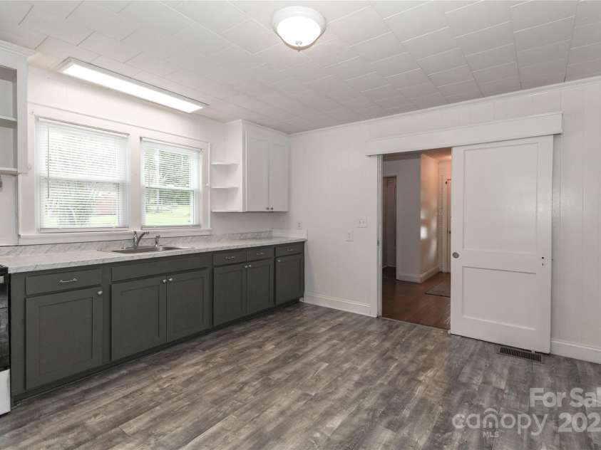 3359 Wilkesboro Highway, Statesville, NC 28625.  MLS# CAR4295079, YatesRealty ID 34402. 