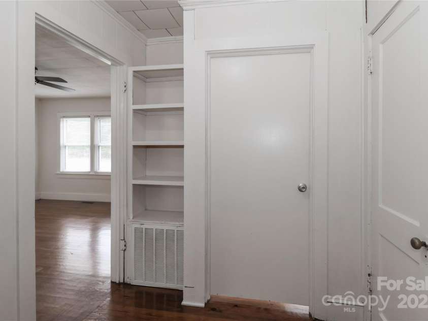 3359 Wilkesboro Highway, Statesville, NC 28625.  MLS# CAR4295079, YatesRealty ID 34402. 