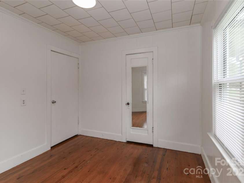 3359 Wilkesboro Highway, Statesville, NC 28625.  MLS# CAR4295079, YatesRealty ID 34402. 