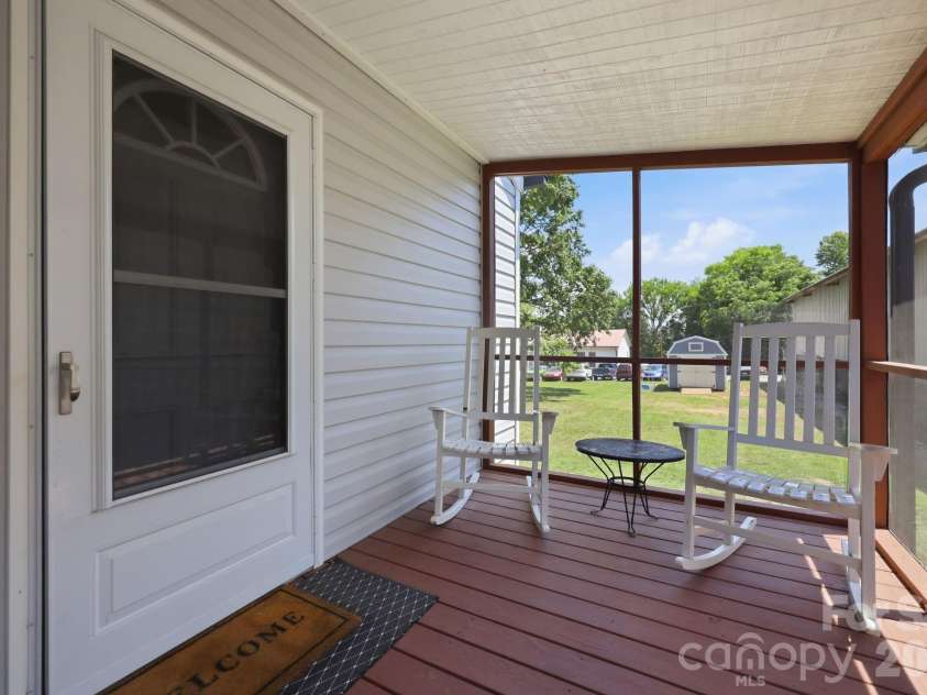 110 Wilfred Avenue, Lexington, NC 27292.  MLS# CAR4396193, YatesRealty ID 34403. 