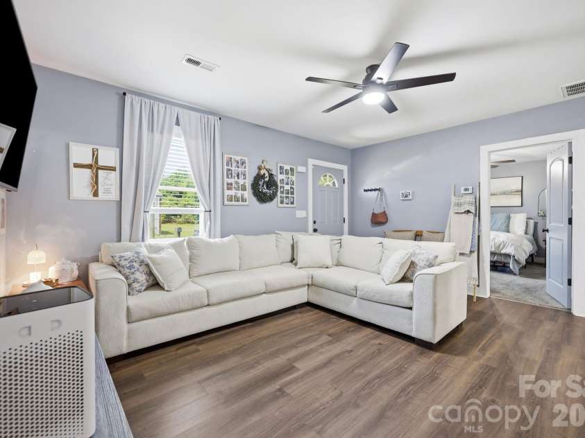 110 Wilfred Avenue, Lexington, NC 27292.  MLS# CAR4396193, YatesRealty ID 34403. 