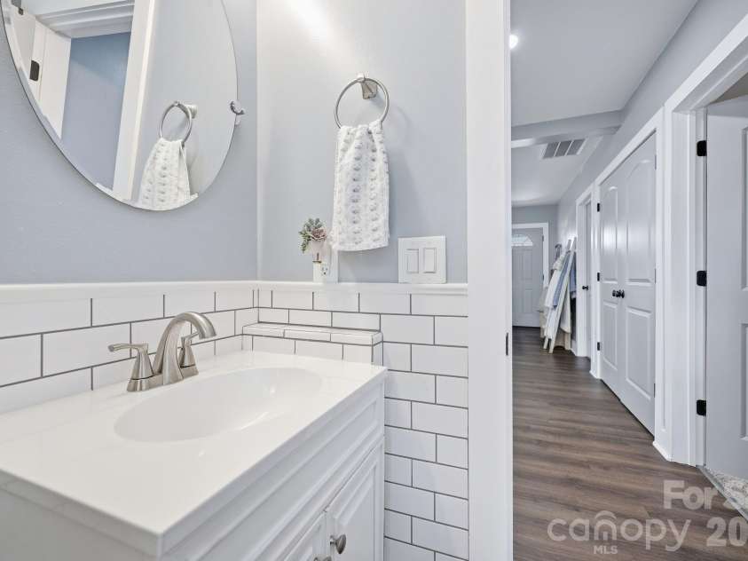 110 Wilfred Avenue, Lexington, NC 27292.  MLS# CAR4396193, YatesRealty ID 34403. 