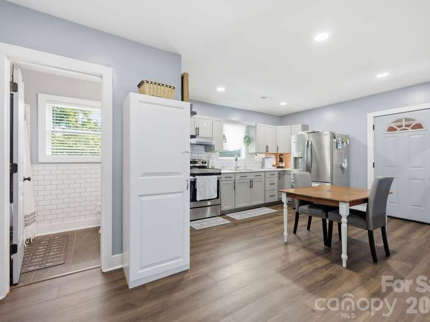 110 Wilfred Avenue, Lexington, NC 27292.  MLS# CAR4396193, YatesRealty ID 34403. 