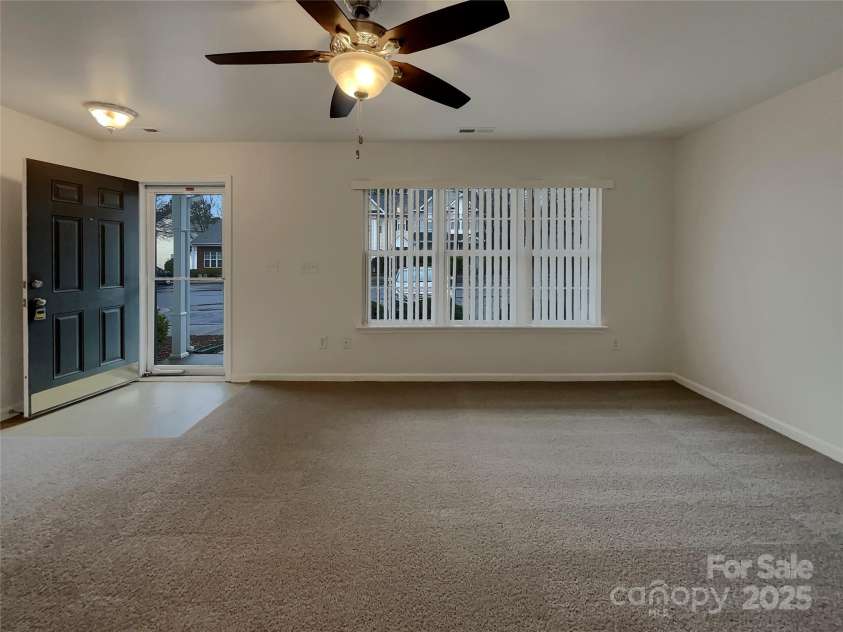 725 Rock Lake Glen, Fort Mill, SC 29715.  MLS# CAR4229337, YatesRealty ID 34403. 