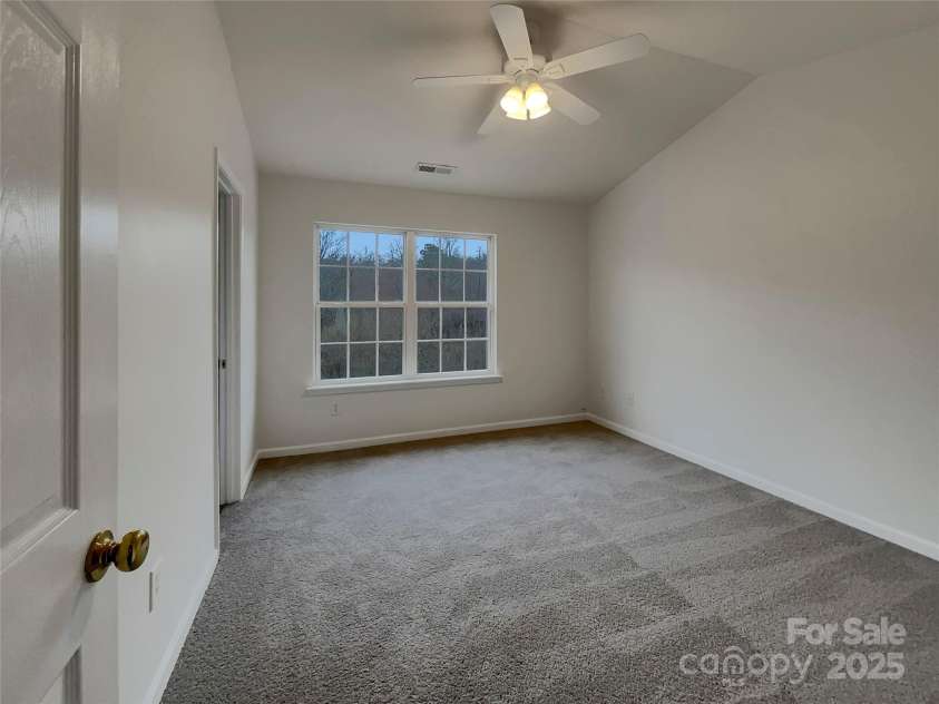 725 Rock Lake Glen, Fort Mill, SC 29715.  MLS# CAR4229337, YatesRealty ID 34403. 