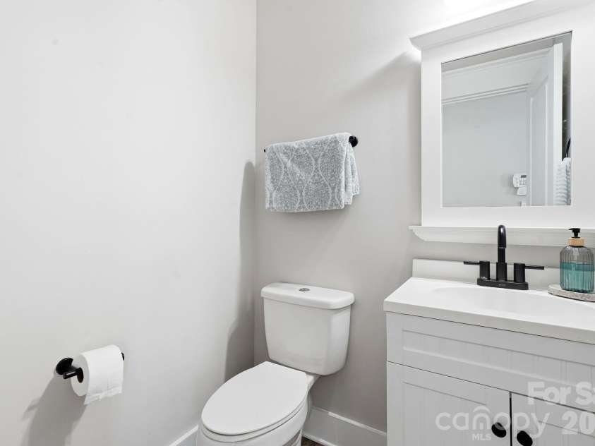 3585 Leighton Drive, Concord, NC 28027.  MLS# CAR4397371, YatesRealty ID 34404. Updated Half Bath