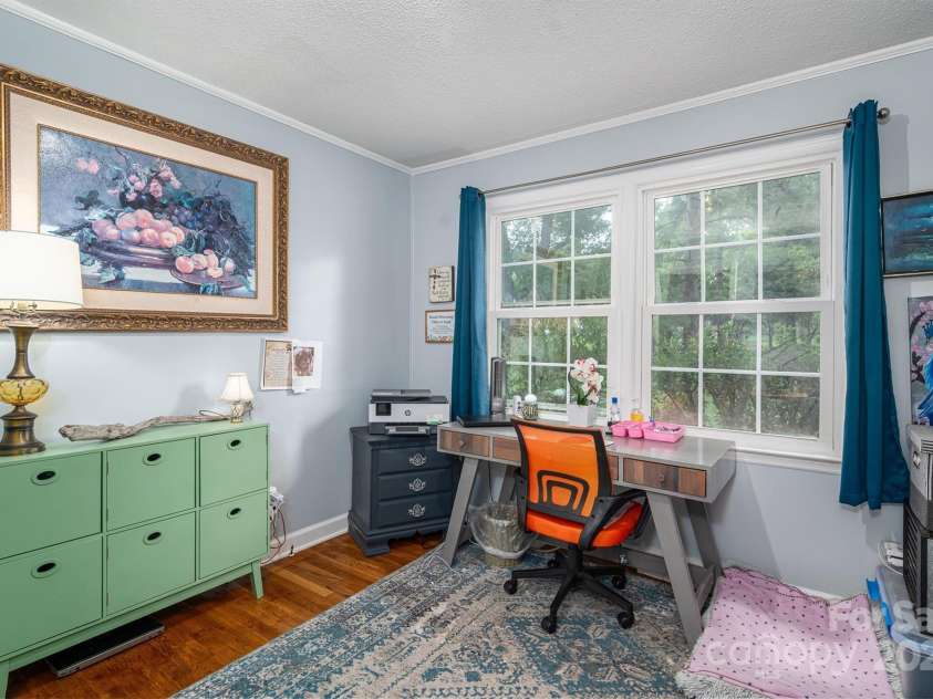 515 Lakewood Drive, Gastonia, NC 28056.  MLS# CAR4295444, YatesRealty ID 34405. 