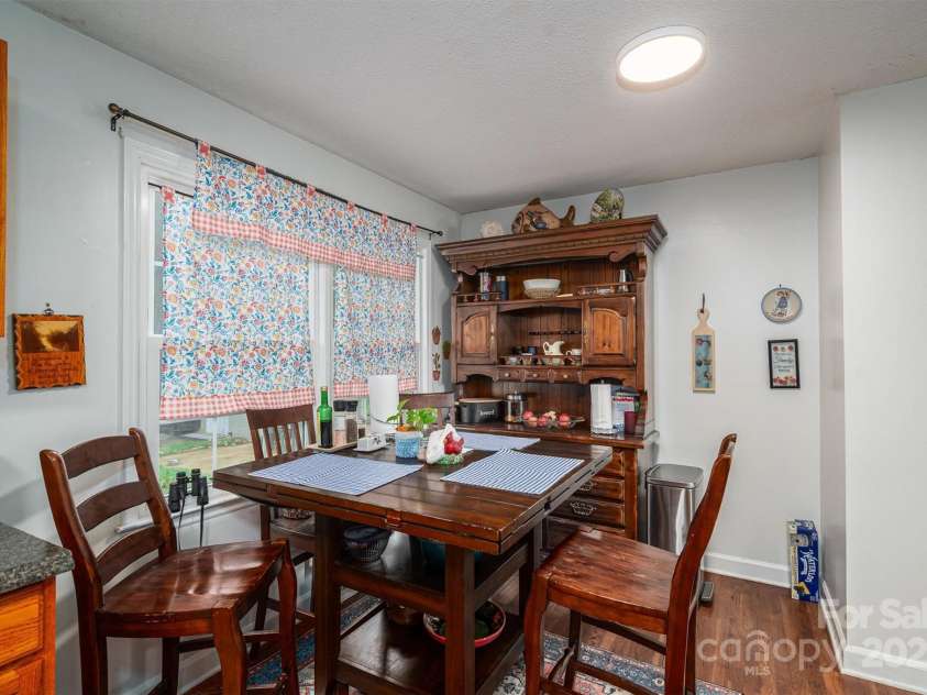 515 Lakewood Drive, Gastonia, NC 28056.  MLS# CAR4295444, YatesRealty ID 34405. 