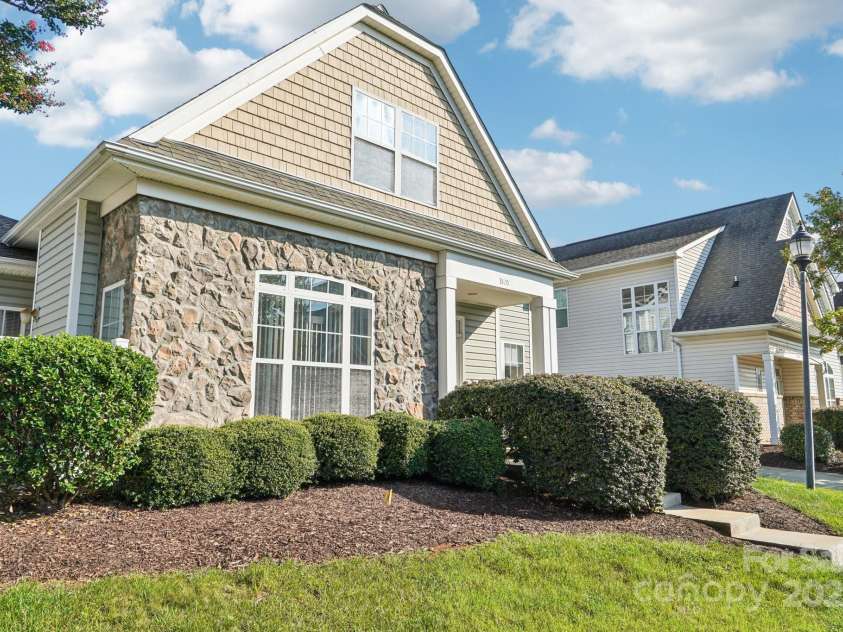 3120 Mistletoe Drive, Charlotte, NC 28273.  MLS# CAR4293740, YatesRealty ID 34406. 
