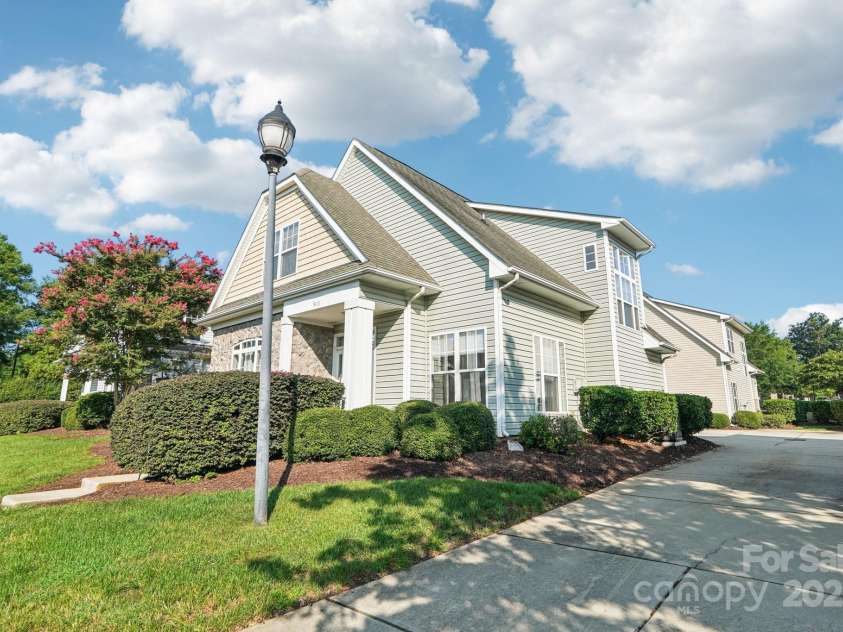 3120 Mistletoe Drive, Charlotte, NC 28273.  MLS# CAR4293740, YatesRealty ID 34406. 