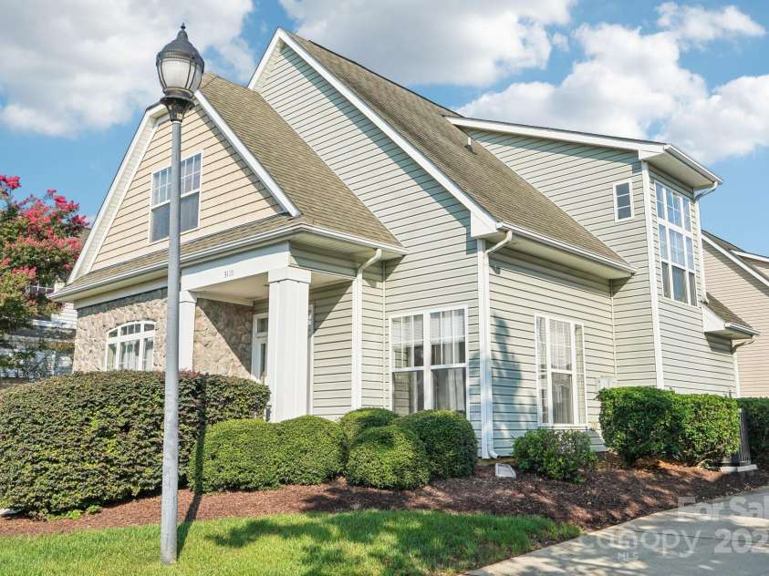 3120 Mistletoe Drive, Charlotte, NC 28273.  MLS# CAR4293740, YatesRealty ID 34406. 