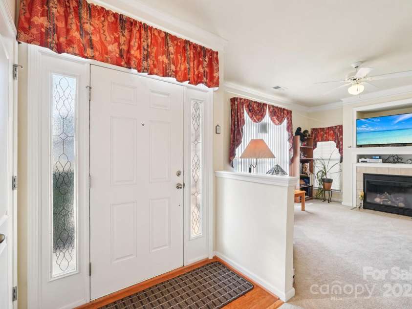 3120 Mistletoe Drive, Charlotte, NC 28273.  MLS# CAR4293740, YatesRealty ID 34406. 