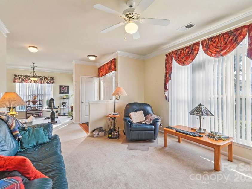 3120 Mistletoe Drive, Charlotte, NC 28273.  MLS# CAR4293740, YatesRealty ID 34406. 