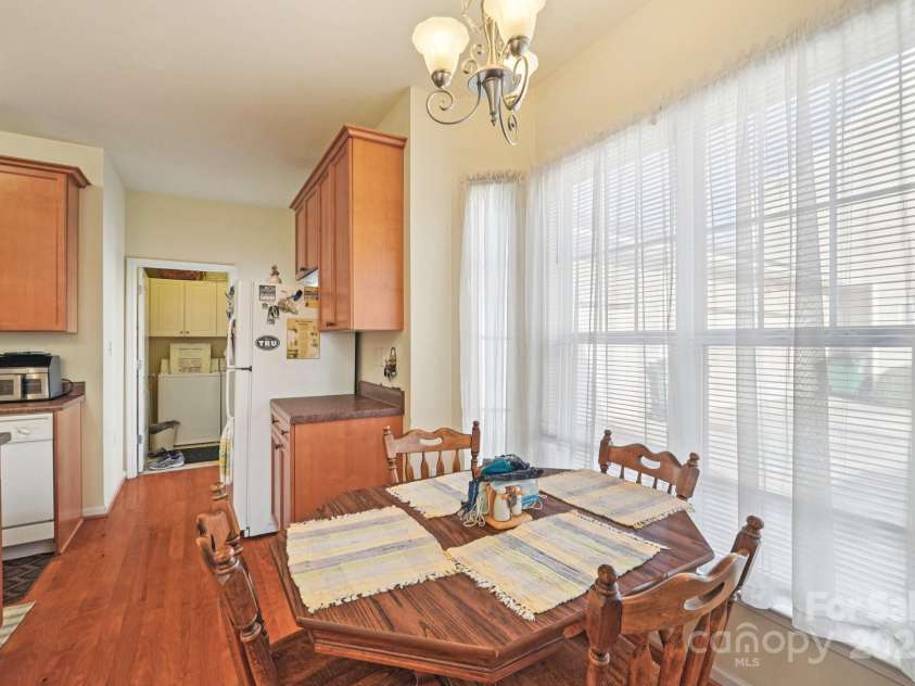 3120 Mistletoe Drive, Charlotte, NC 28273.  MLS# CAR4293740, YatesRealty ID 34406. 
