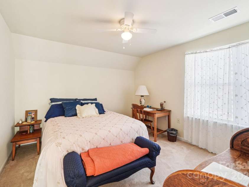 3120 Mistletoe Drive, Charlotte, NC 28273.  MLS# CAR4293740, YatesRealty ID 34406. 