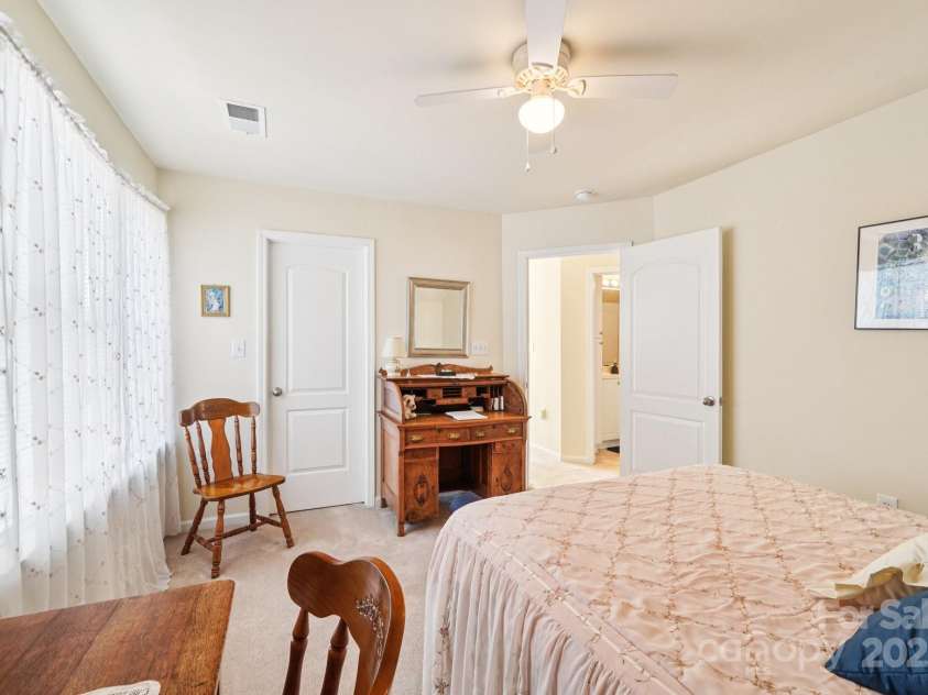 3120 Mistletoe Drive, Charlotte, NC 28273.  MLS# CAR4293740, YatesRealty ID 34406. 