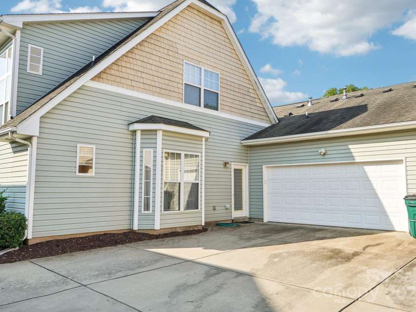 3120 Mistletoe Drive, Charlotte, NC 28273.  MLS# CAR4293740, YatesRealty ID 34406. 