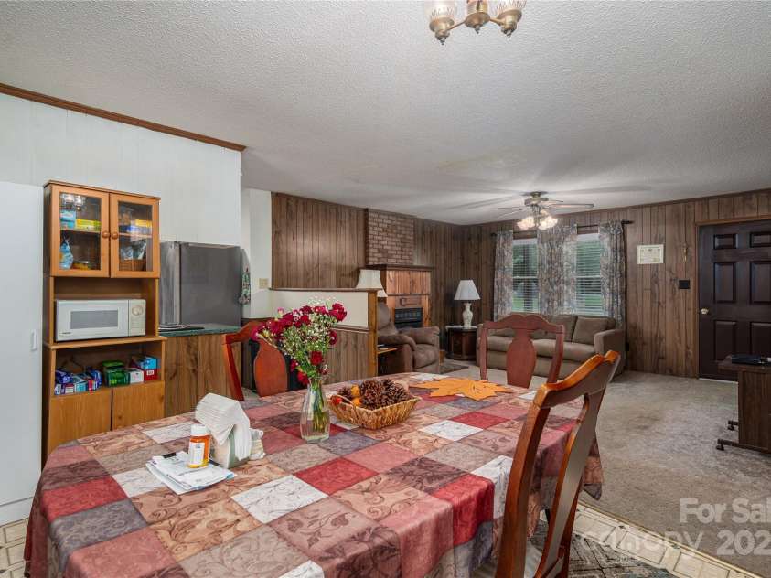 1472 Woodridge Lane, Lincolnton, NC 28092.  MLS# CAR4295086, YatesRealty ID 34407. 