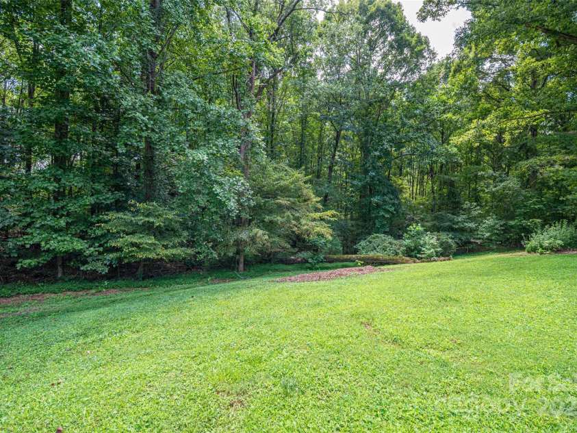 1472 Woodridge Lane, Lincolnton, NC 28092.  MLS# CAR4295086, YatesRealty ID 34407. 