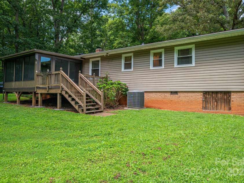 1472 Woodridge Lane, Lincolnton, NC 28092.  MLS# CAR4295086, YatesRealty ID 34407. 