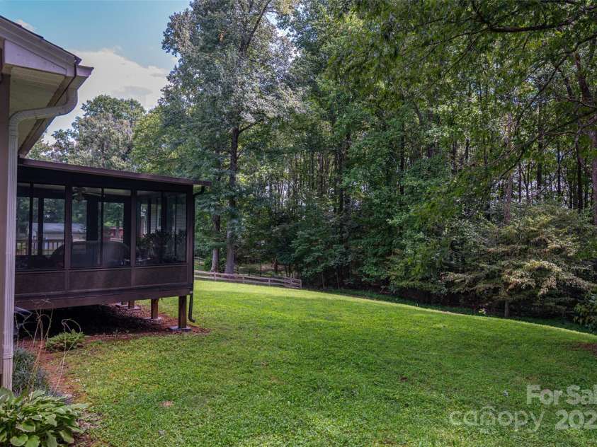 1472 Woodridge Lane, Lincolnton, NC 28092.  MLS# CAR4295086, YatesRealty ID 34407. 