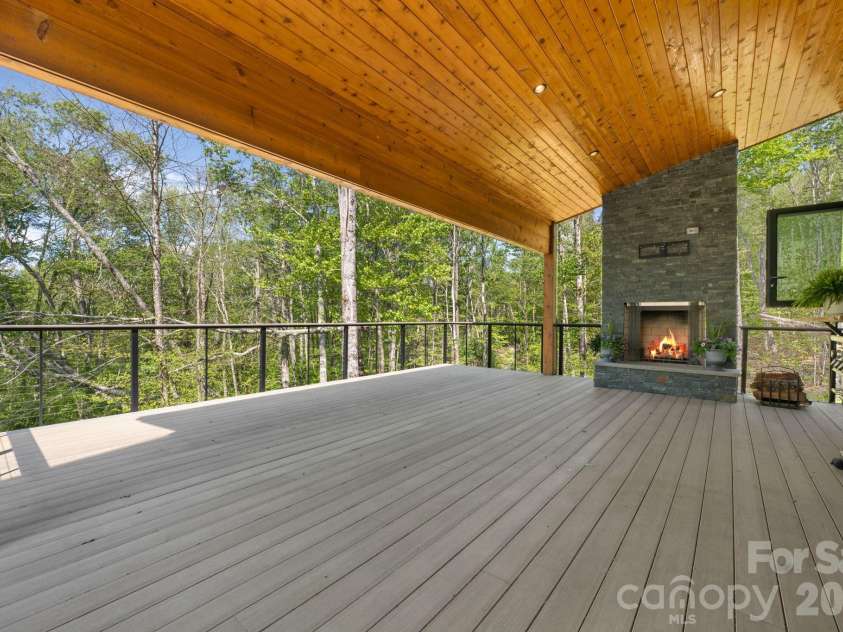 576 Eagle Springs Trail, Banner Elk, NC 28604.  MLS# CAR4383432, YatesRealty ID 34407. Deck