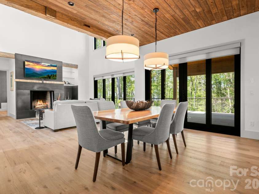 576 Eagle Springs Trail, Banner Elk, NC 28604.  MLS# CAR4383432, YatesRealty ID 34407. Dining Area