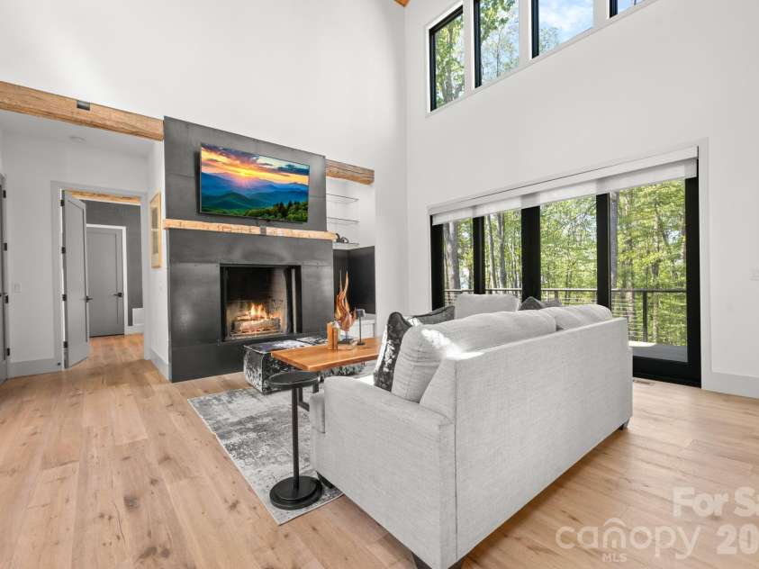 576 Eagle Springs Trail, Banner Elk, NC 28604.  MLS# CAR4383432, YatesRealty ID 34407. Living Room