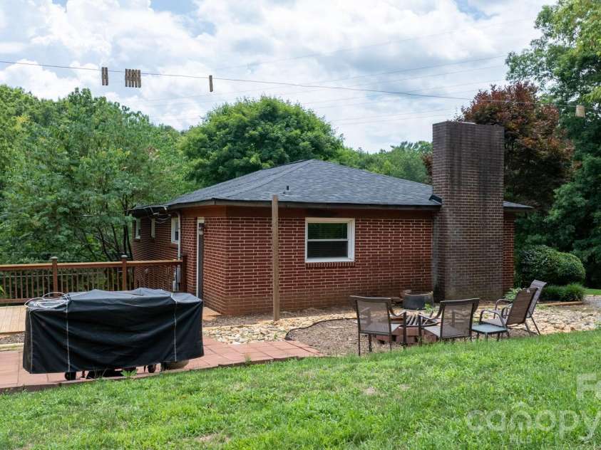 248 Hemlock Street, Hudson, NC 28638.  MLS# CAR4393449, YatesRealty ID 34409. Side