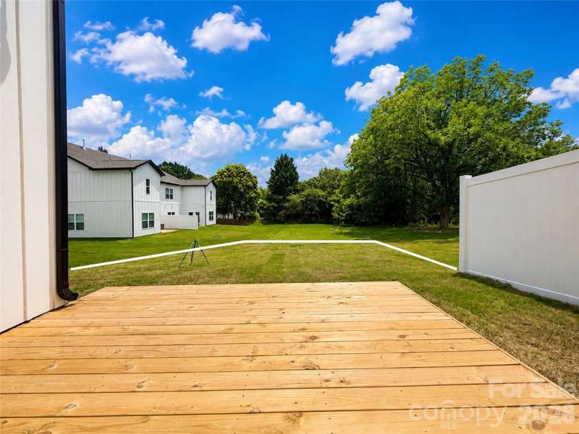 1242 Sharon Amity Road, Charlotte, NC 28211.  MLS# CAR4392500, YatesRealty ID 3441. 