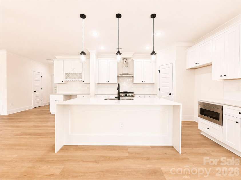 1242 Sharon Amity Road, Charlotte, NC 28211.  MLS# CAR4392500, YatesRealty ID 3441. 