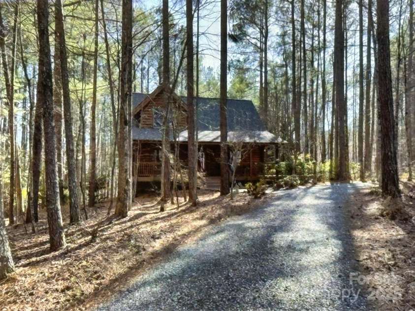 907 Hidden Lake Parkway, Nebo, NC 28761.  MLS# CAR4220595, YatesRealty ID 3441. 