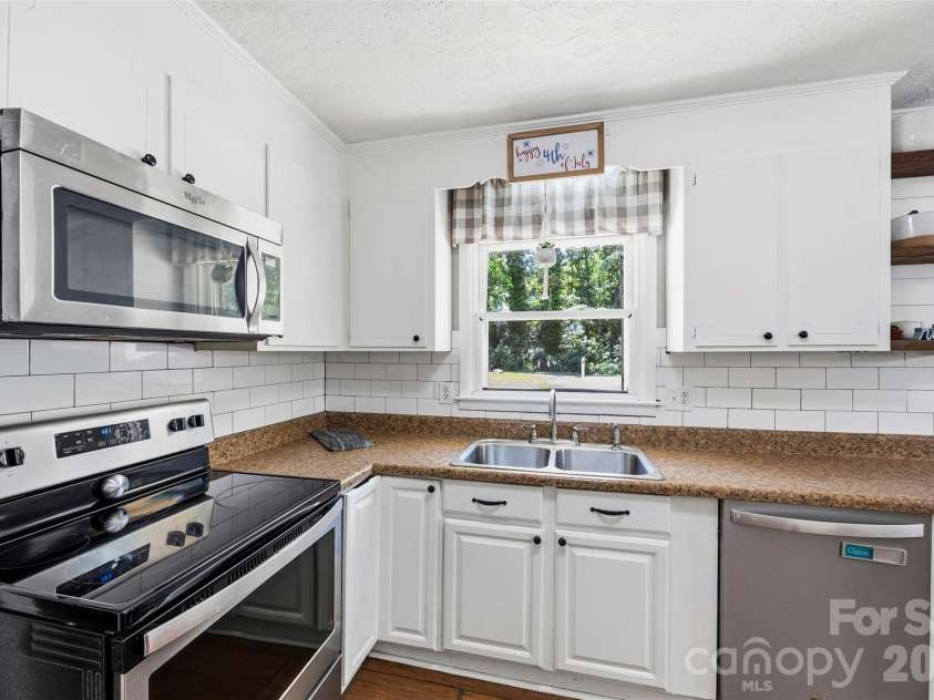 3018 Harold Court, Shelby, NC 28152.  MLS# CAR4396278, YatesRealty ID 34410. 