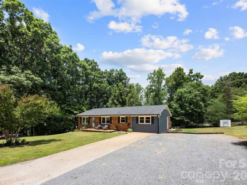 3018 Harold Court, Shelby, NC 28152.  MLS# CAR4396278, YatesRealty ID 34410. 