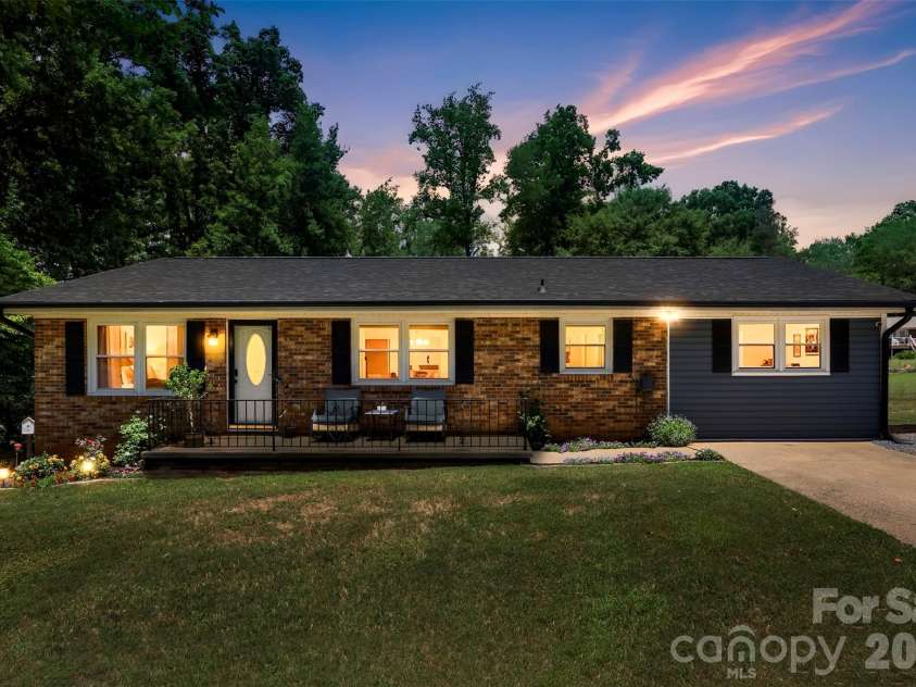 3018 Harold Court, Shelby, NC 28152.  MLS# CAR4396278, YatesRealty ID 34410. 