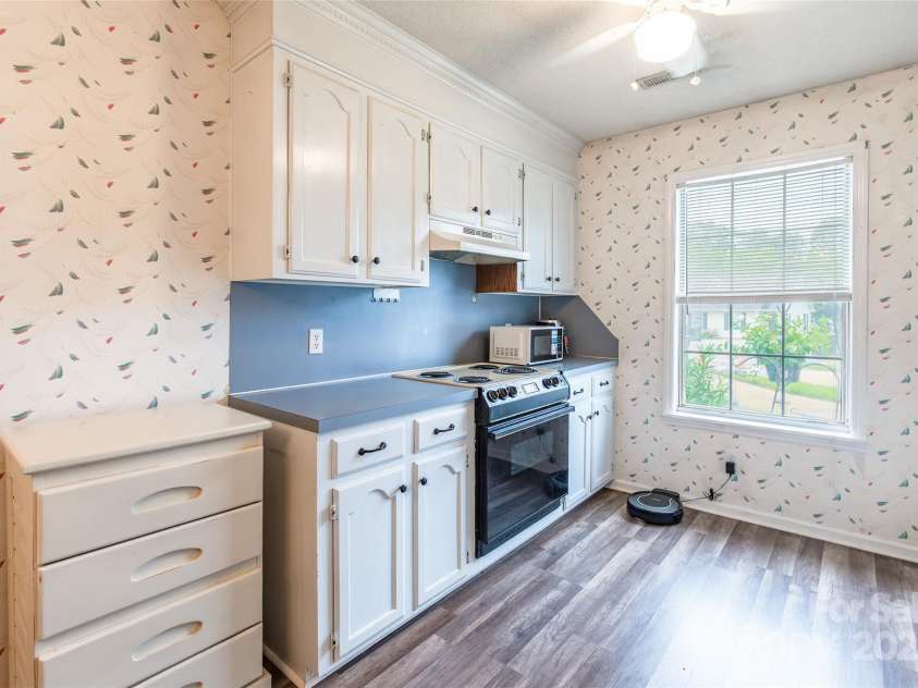 1098 Farm Pond Lane, Rock Hill, SC 29732.  MLS# CAR4290855, YatesRealty ID 34411. 