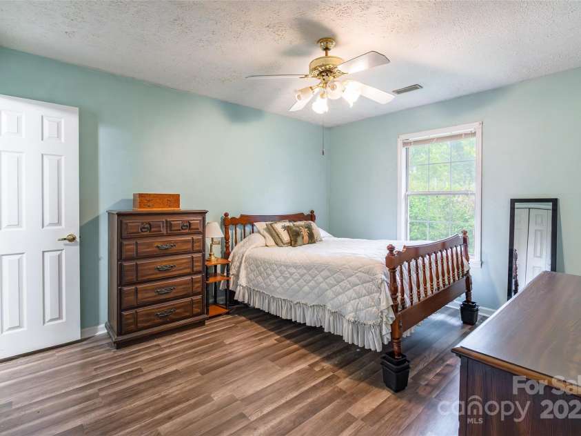 1098 Farm Pond Lane, Rock Hill, SC 29732.  MLS# CAR4290855, YatesRealty ID 34411. 
