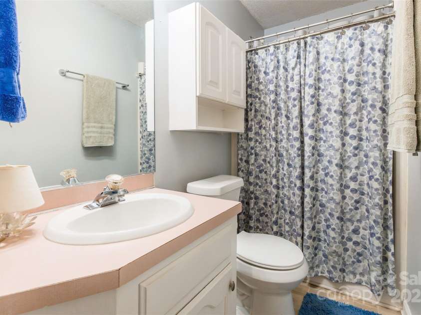1098 Farm Pond Lane, Rock Hill, SC 29732.  MLS# CAR4290855, YatesRealty ID 34411. 