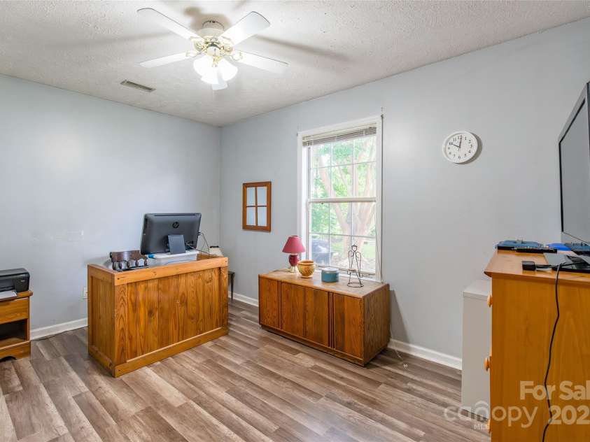 1098 Farm Pond Lane, Rock Hill, SC 29732.  MLS# CAR4290855, YatesRealty ID 34411. 