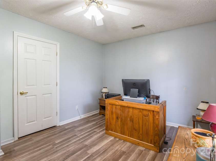 1098 Farm Pond Lane, Rock Hill, SC 29732.  MLS# CAR4290855, YatesRealty ID 34411. 