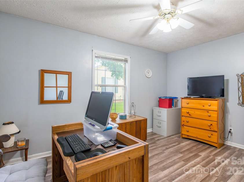 1098 Farm Pond Lane, Rock Hill, SC 29732.  MLS# CAR4290855, YatesRealty ID 34411. 